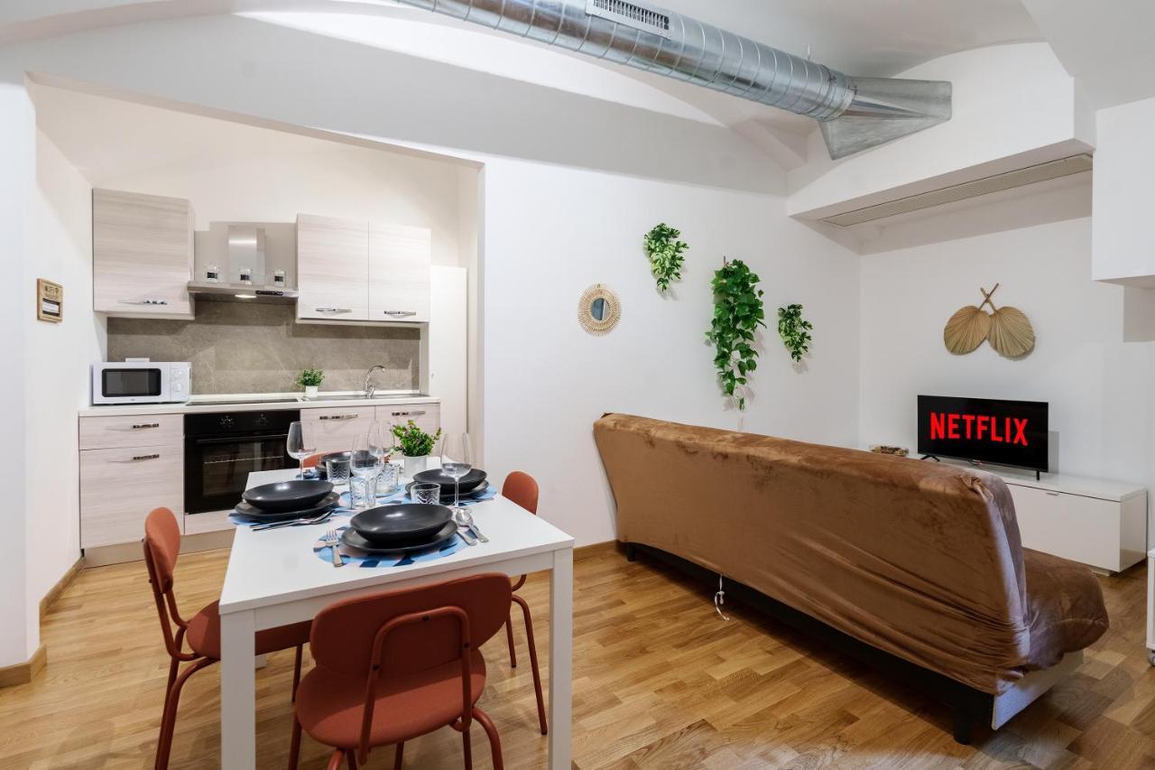 Centro Storico Duomo A 5 Minuti Love Suite Wifi Netflix Milano Eksteriør bilde